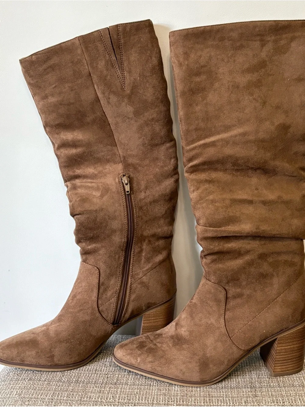Universal Thread Junie Tall Slouch Boots Tan Faux Suede Pointed Toe 9.5